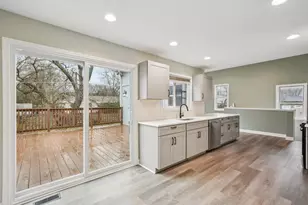 402 Lily Ln, Lakemoor, IL 60051 - Photo 16