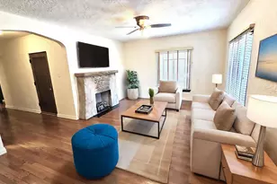 410 N Raynor Ave, Joliet, IL 60435 - Photo 4