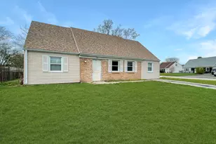 104 Stoneham Ct, Bolingbrook, IL 60440 - Photo 2