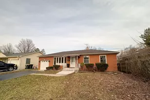 215 S Forest Ave, Palatine, IL 60074 - Photo 2