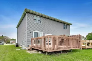 912 White Tail Ln, Sandwich, IL 60548 - Photo 24