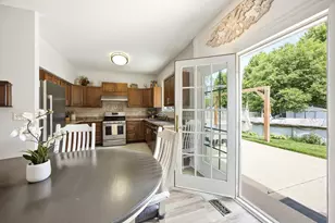 2096 Edinburgh Ln, Aurora, IL 60504 - Photo 10