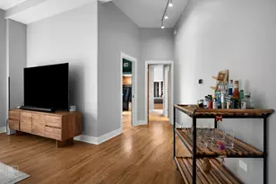 3325 N Lincoln Ave, Chicago, IL 60657 - Photo 16