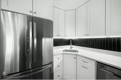 3325 N Lincoln Avenue #302, Chicago, IL 60657 - Photo 6