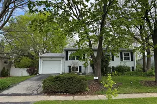 36581 N Grandwood Dr, Gurnee, IL 60031 - Photo 1