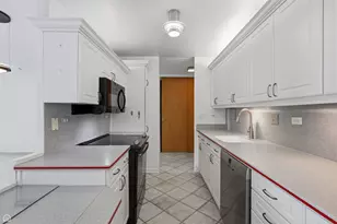 900 N Lake Shore Dr, Chicago, IL 60611 - Photo 4