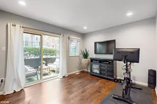 1523 W Henderson St, Chicago, IL 60657 - Photo 20