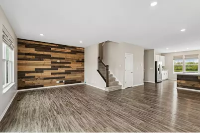 2370 Southwind Boulevard, South Elgin, IL 60177 - Photo 2