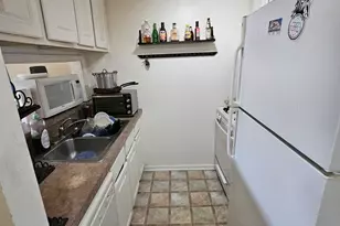 1870 Tall Oaks Dr, Aurora, IL 60505 - Photo 2