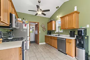 7081 Mullinshire Way, Machesney Park, IL 61115 - Photo 6