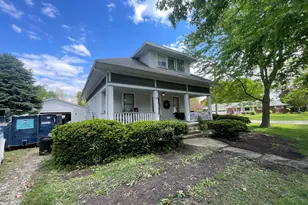521 S Central St, Gilman, IL 60938 - Photo 2