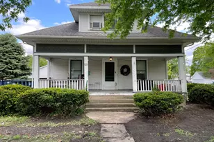 521 S Central St, Gilman, IL 60938 - Photo 1