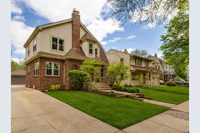805 S Mitchell Avenue, Arlington Heights, IL 60005 - Photo 2