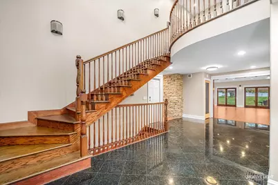 10S060 Clarendon Hills Road, Willowbrook, IL 60527 - Photo 16