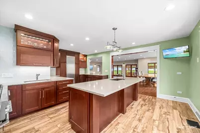 10S060 Clarendon Hills Road, Willowbrook, IL 60527 - Photo 8