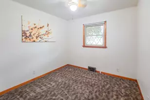 1718 Grace St, Streator, IL 61364 - Photo 10