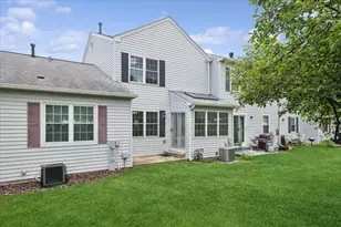 1573 Delaware Ct, Geneva, IL 60134 - Photo 2