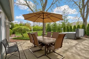 1525 Saratoga Ct, Libertyville, IL 60048 - Photo 10