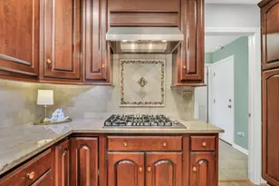 1525 Saratoga Ct, Libertyville, IL 60048 - Photo 30