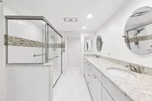 2 S Atrium Wy, Elmhurst, IL 60126 - Photo 8