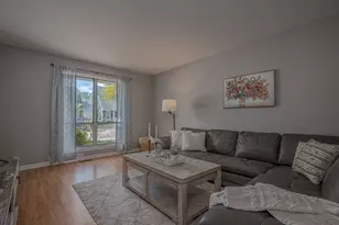 29W440 Candlewood Ln, Warrenville, IL 60555 - Photo 6
