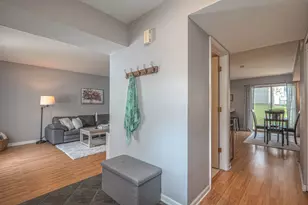 29W440 Candlewood Ln, Warrenville, IL 60555 - Photo 4