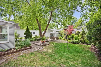 712 Juniper Road, Glenview, IL 60025 - Photo 2