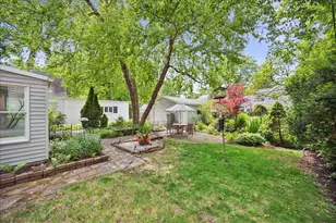 712 Juniper Rd, Glenview, IL 60025 - Photo 2