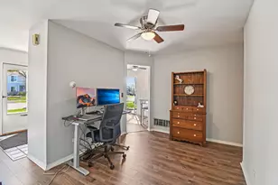 2466 Brunswick Cir, Woodridge, IL 60517 - Photo 6