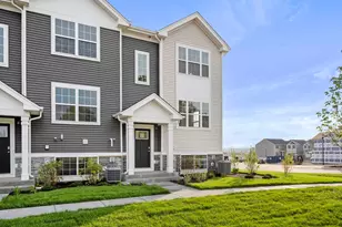 1401 Oakfield Ln, Pingree Grove, IL 60140 - Photo 2
