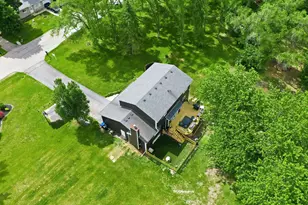 2711 Old Oak Dr, McHenry, IL 60050 - Photo 2