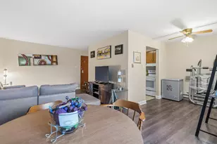 9725 S Keeler Ave, Oak Lawn, IL 60453 - Photo 2
