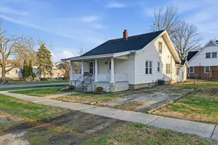 107 E Dunbar St, Mahomet, IL 61853 - Photo 2