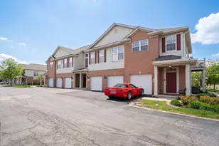 10200 Mulberry Ln, Bridgeview, IL 60455 - Photo 2