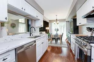 271 Butternut Ln, Streamwood, IL 60107 - Photo 8