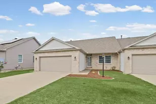 2523 Windward Blvd, Champaign, IL 61821 - Photo 2