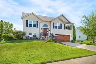 402 Savoy Dr, Shorewood, IL 60404 - Photo 1