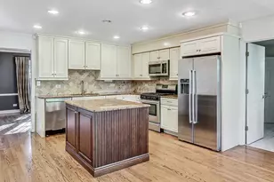 1040 Forest Hill Rd, Lake Forest, IL 60045 - Photo 10