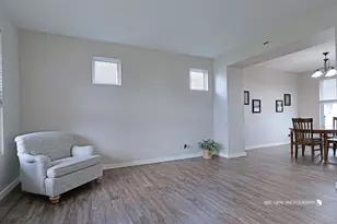 862 Heartland Park Ln, Antioch, IL 60002 - Photo 2