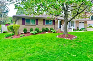 1323 Park Dr, Montgomery, IL 60538 - Photo 2