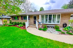1323 Park Dr, Montgomery, IL 60538 - Photo 4