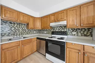 11810 S Komensky Ave, Alsip, IL 60803 - Photo 10