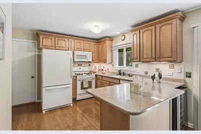 2079 Lawson Boulevard, Gurnee, IL 60031 - Photo 10