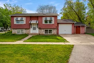 1126 Columbia Ave, Belvidere, IL 61008 - Photo 1