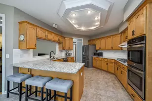 640 Kendridge Ct, Aurora, IL 60502 - Photo 6