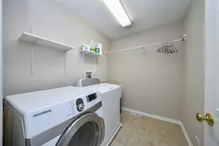 640 Kendridge Ct, Aurora, IL 60502 - Photo 22