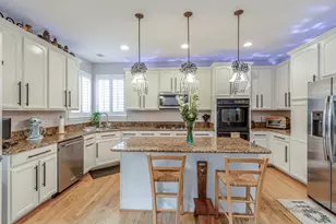 7449 Brentwood Ln, Gurnee, IL 60031 - Photo 14
