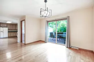 511 W Palatine Rd, Palatine, IL 60067 - Photo 8