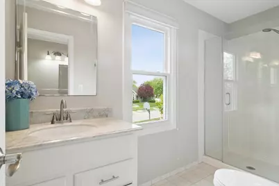 4255 Oak Knoll Lane, Hoffman Estates, IL 60192 - Photo 20
