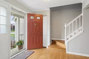 4255 Oak Knoll Ln, Hoffman Estates, IL 60192 - Photo 4
